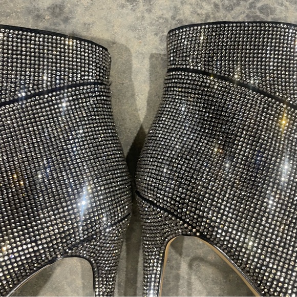 White House Black Market- SZ 7.5 NWOT Rhinestone Booties - Picture 3 of 10